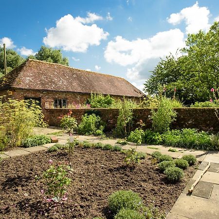 ホテルAll Hallows Farmhouse Wimborne Saint Giles エクステリア 写真